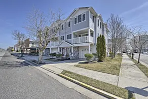 Wildwood Townhome w/ Patio: 1 Block To The Beach! - Image 2