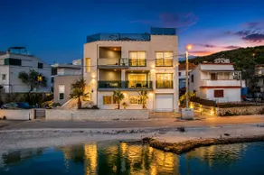 Luxury Seaside Villa for 10, roof pool & jacuzzi! - Image 4