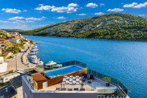 Luxury Seaside Villa for 10, roof pool & jacuzzi! - Image 5