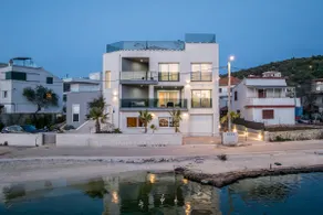 Beachfront villa, w/rooftop pool, inside swim spa - Image 3