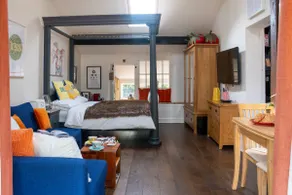 Garden Cottage at Old Post Office - Image 2