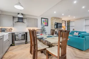 5 Star Cottage with Hot Tub- Key to the Esk - Image 5