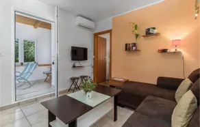 1 bedroom cozy apartment in Smrika - Image 2
