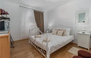 1 bedroom cozy apartment in Smrika - Image 4
