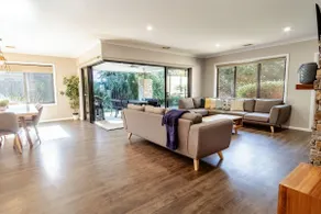 Amaroo - Spacious family home close to town - Image 5