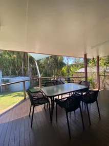 McLeods - Relaxed Pet-Friendly Stay by the Beach - Image 3