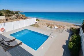 The Cottage South Escape with beach front pool - Image 3
