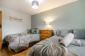 Vale Chestnut - Cosy cottage with mountain view - Image 2