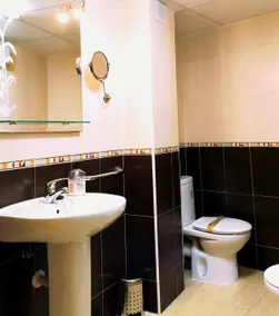 Trebol 2 Apartment in Jarandilla de la Vera - Image 3