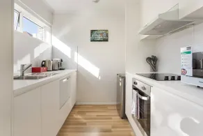 Central and Secluded - Potts Point Paradise with Pool - Image 5