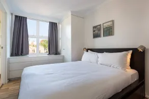 Central and Secluded - Potts Point Paradise with Pool - Image 4