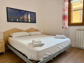 Elegant apartment within walking distance of the sea - Image 2