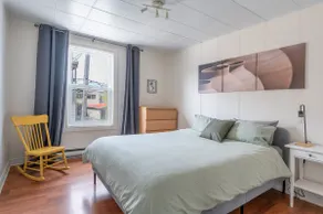 Large 2-bedroom apartment - Downtown Quebec City - Image 4