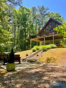 9' CHRISTMAS TREE/DECOR WATERFRONT LOG HOME/HOT TUB/2 FP/77\" TV/STARLINK/LG DECK - Image 2