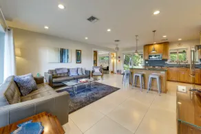 Renoverad Oakland Park Home w / Yard, Uteplats och Pool! - Image 4