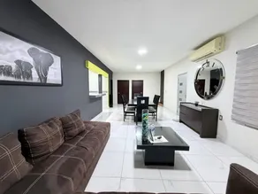 SOHOZ1-Luxury Home-3 Bedrooms-3 Bathrooms-3 Parking Spaces-Wi-Fi-6 Guests - Image 2