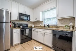 Nest Near I-75 & ATL Attractions | Smart TVs! - Image 4