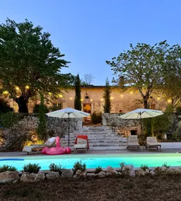 17th-Century Dordogne Farmhouse · Pool & Views - Image 2