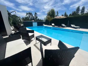 Moderna sistemazione con 2 camere da letto e piscina - Image 2