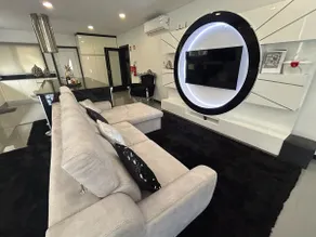 Moderna sistemazione con 2 camere da letto e piscina - Image 3