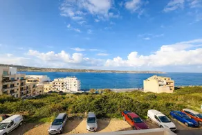 Seaview Escape: Fast Wifi, Walk to Beach & Bus - Image 2