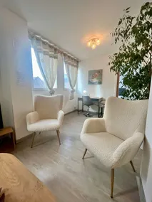 65 m² 200 m from TGV/FAC 400 m from city center Free parking - Image 4