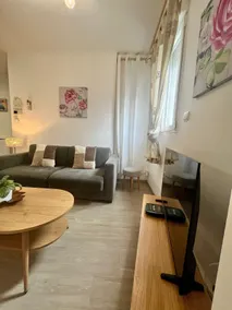 65 m² 200 m from TGV/FAC 400 m from city center Free parking - Image 5