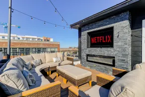 Rooftop Deck/EV+Garage/Arcade/Pool Table - Image 2