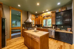 Tahoma Canyon Home near Mt Rainier - Image 4