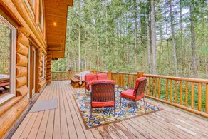 Woodland home near golf & ski slopes with wraparou - Image 3