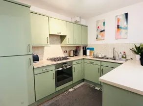 SpaciousHome near Royal Mile free Parking& Balcony - Image 5