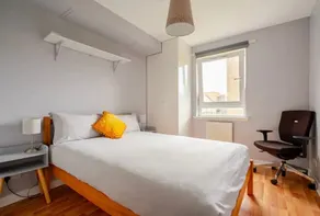 SpaciousHome near Royal Mile free Parking& Balcony - Image 3
