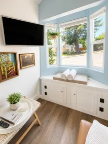Modern Camas Cottage - Image 4