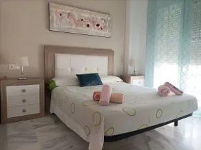 Lovely apartment with a swimming pool and free parking - Image 3