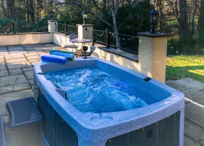 Acorns with own hot tub, romantic escape, close to Lyme Regis - Image 2