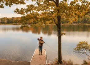 Lakefront · Hot Tub · Fishing · Kayaks · Firepit - Image 4