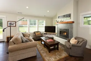 The Creek-Side Sanctuary: A Quiet Farm Escape - Image 2