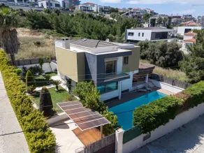 Luxury Vacation Seaside Villa with Privacy - Image 2