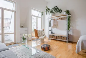 Stylish bright flat w/ balconies HIP district & AC - Image 2