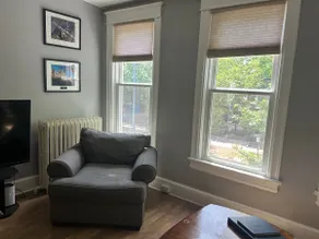 Capitol Hill - Unique Old with Modern Conveniences - Image 2