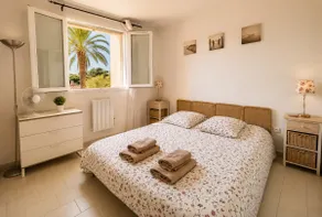 5kms to St Tropez/2 bedrooms/AC/Pool/walk to beach - Image 3