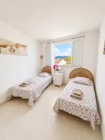 5kms to St Tropez/2 bedrooms/AC/Pool/walk to beach - Image 5