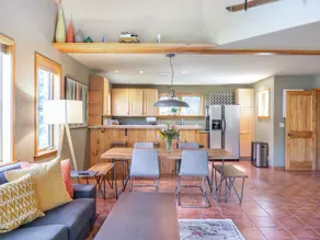 The Coal Creek Retreat | Modern In-Town House - Image 3
