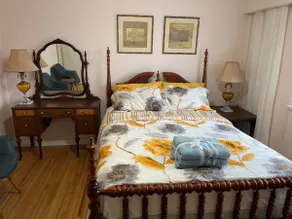 Blue House Main Floor Suite Near Skytrain 蓝漫雅居 - Image 4