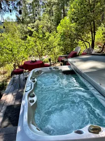 Whispering pines retreat hot tub & covered porch - Image 3
