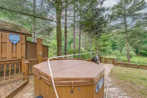 Fall Hot Tub Retreat on Silver Lake Channel - Image 4