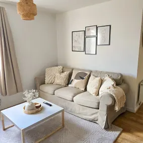 Beautiful Apartment In Perfect Location - Image 2