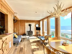 Oceanside Hideaway - Panoramic ocean views! - Image 2