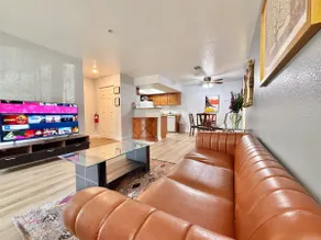 Spacious 1 BR/1 Bath Condo 1 mile to the Strip 066 - Image 3