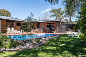 The Pool House - Image 2